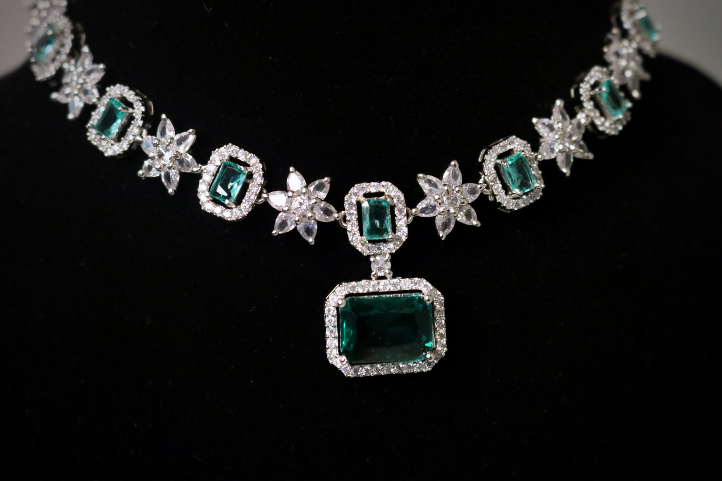 The Sena Necklace