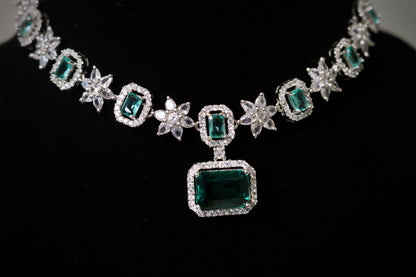 The Sena Necklace