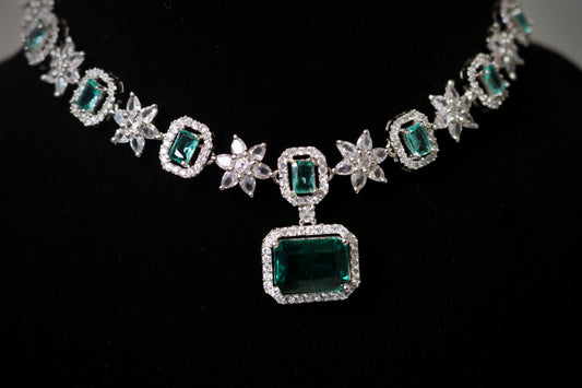 The Sena Necklace
