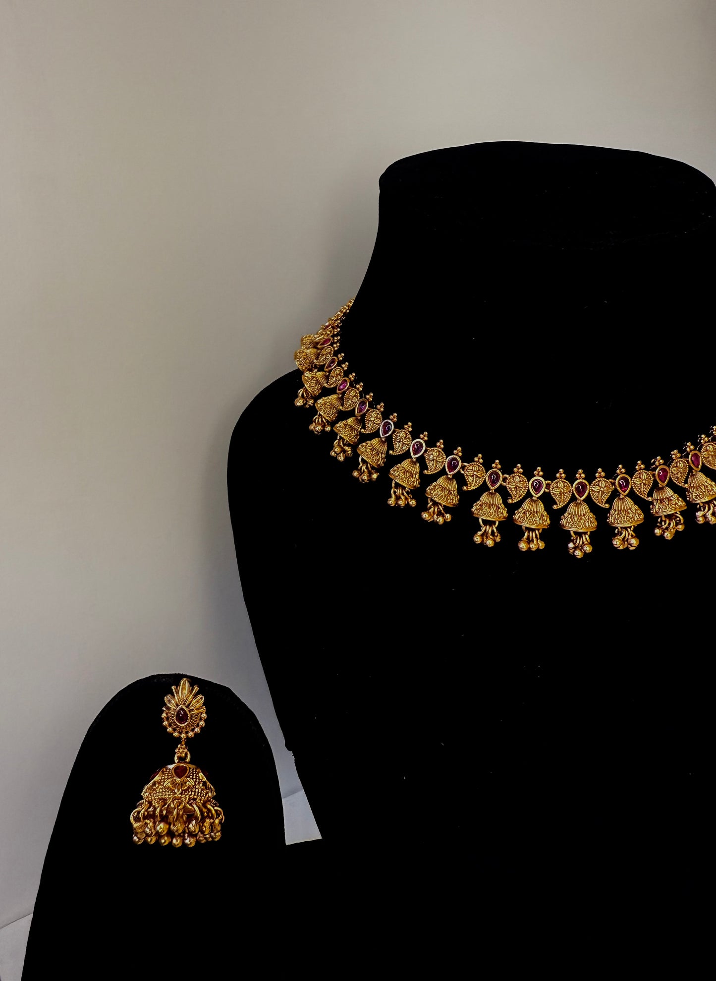 Isai Gold Set